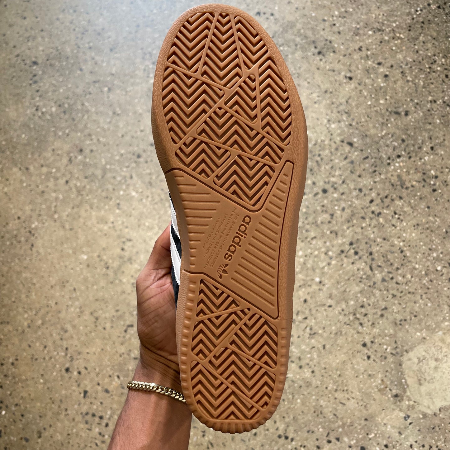 Adidas Tyshawn Low - Black/White/Gum