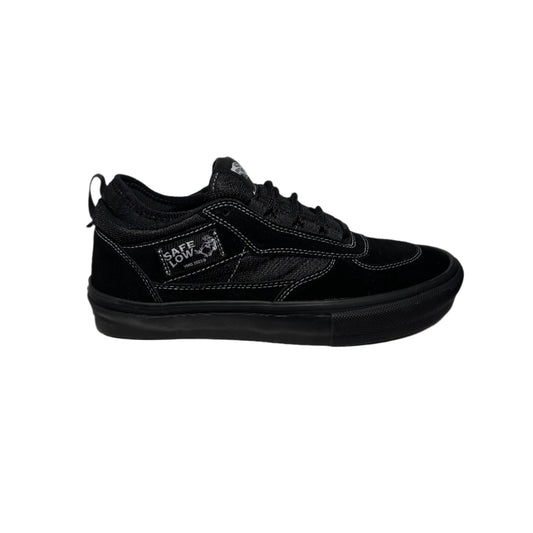 side view of blackout suede and nylon skateboard shoe