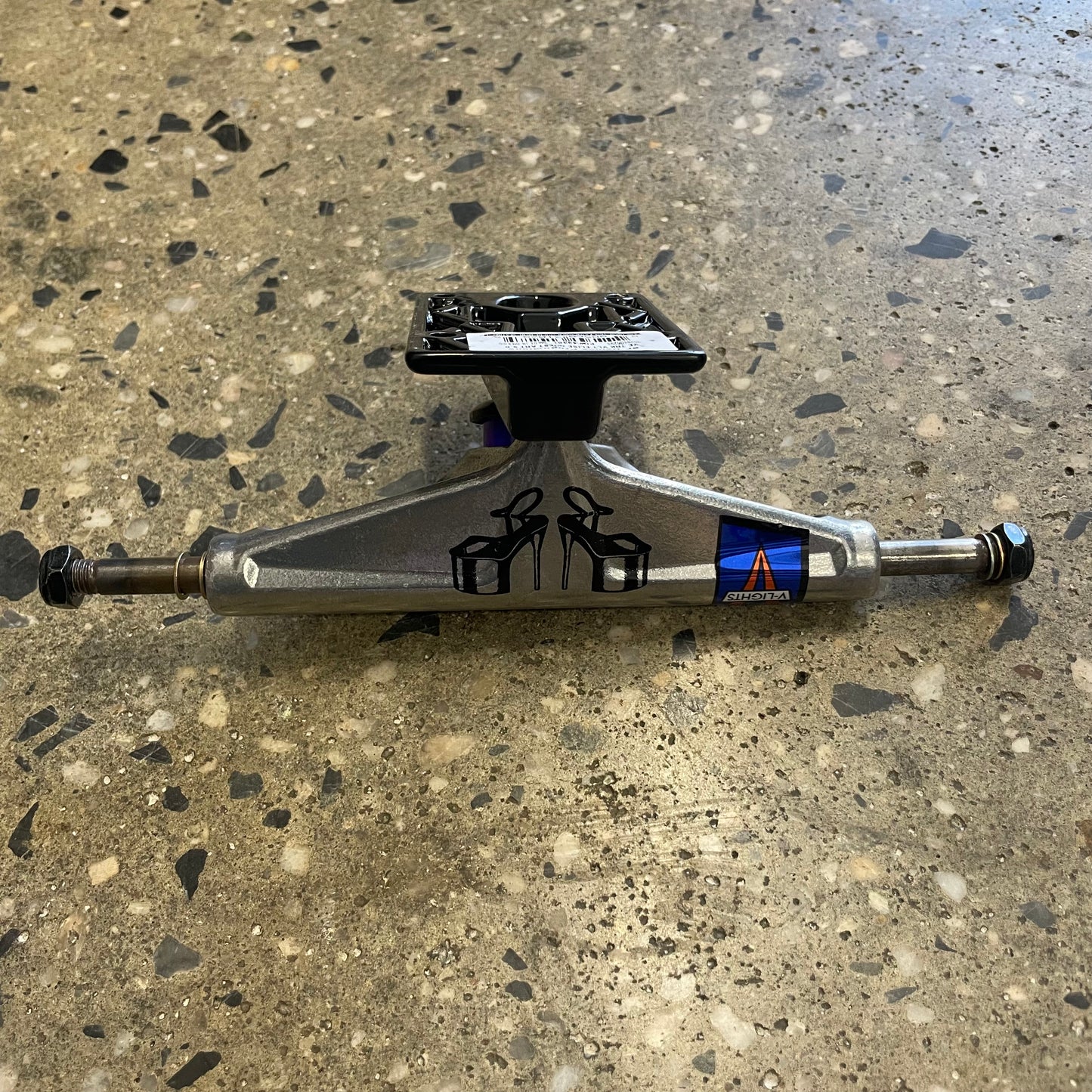 Venture Elise Hedge Guest 5.6 V-Light Trucks (8.25in Axle) (Set of 2)