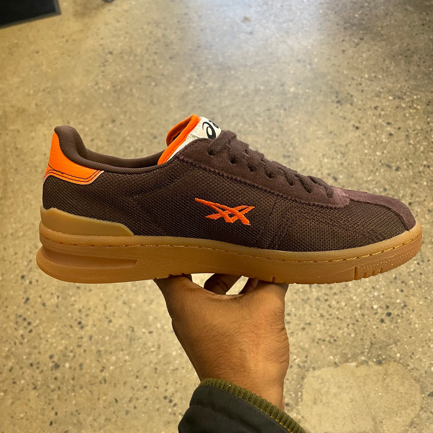 Asics VIC NBD - Coffee/Habanero