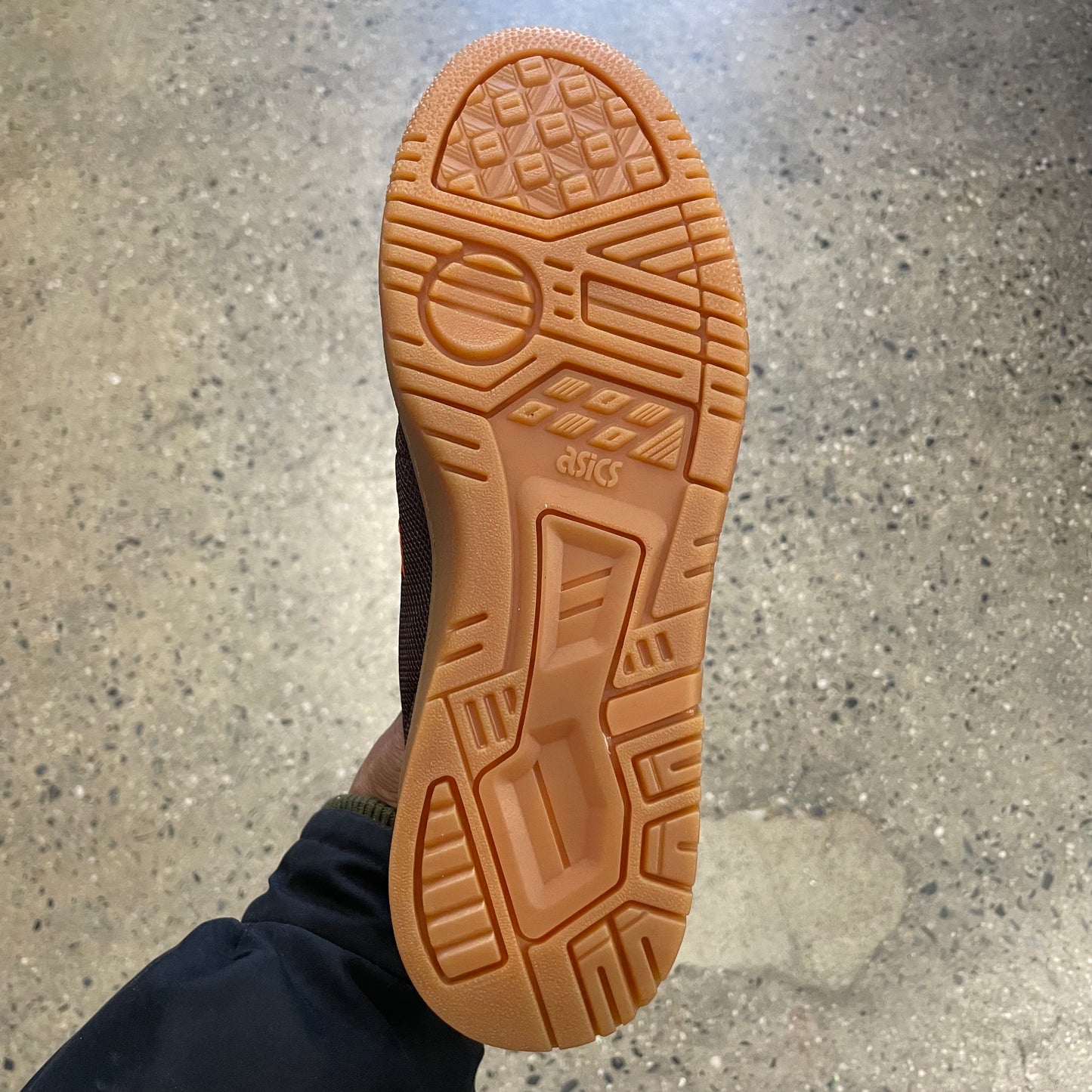 Asics VIC NBD - Coffee/Habanero