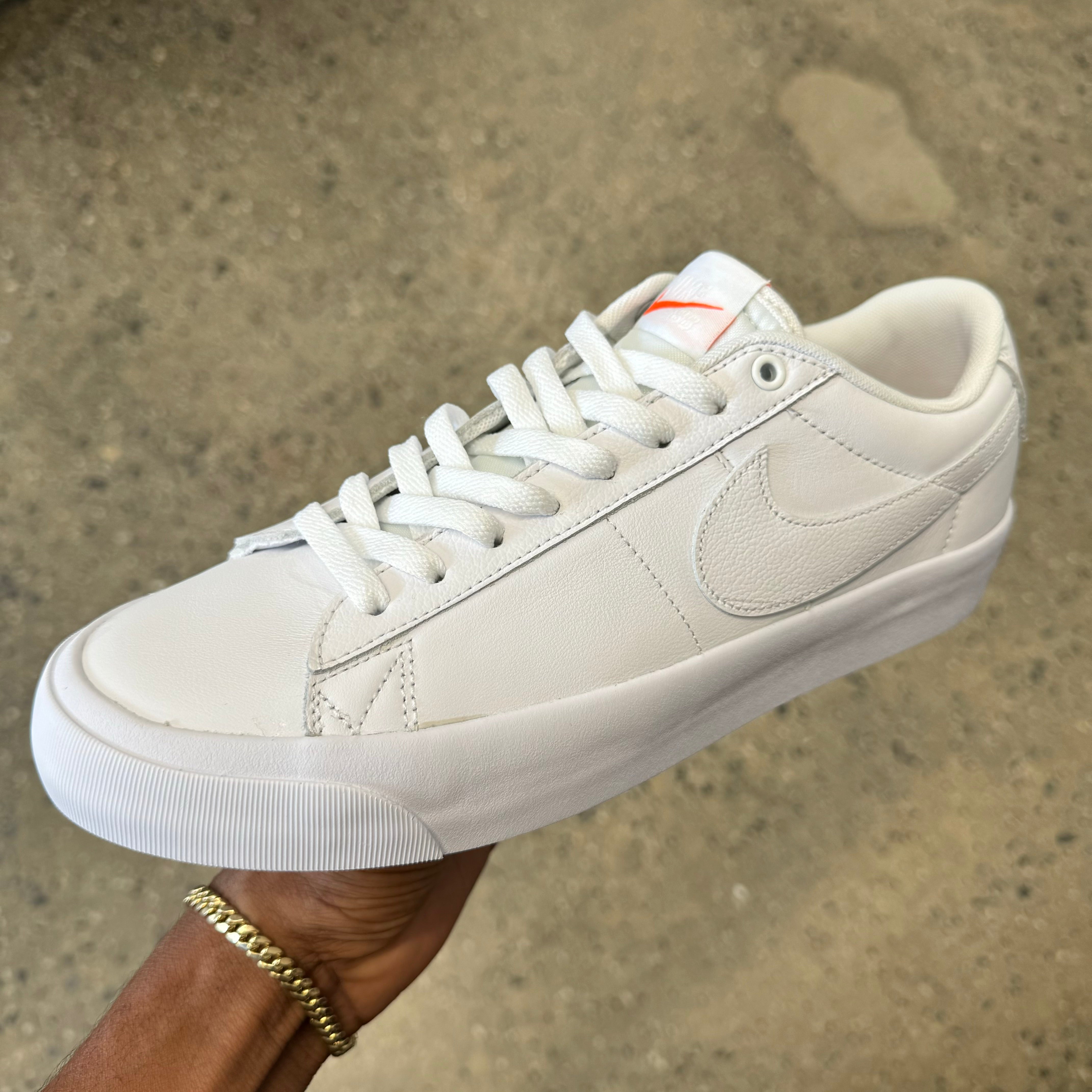 Nike SB Zoom Blazer Low Pro GT ISO White White White 7