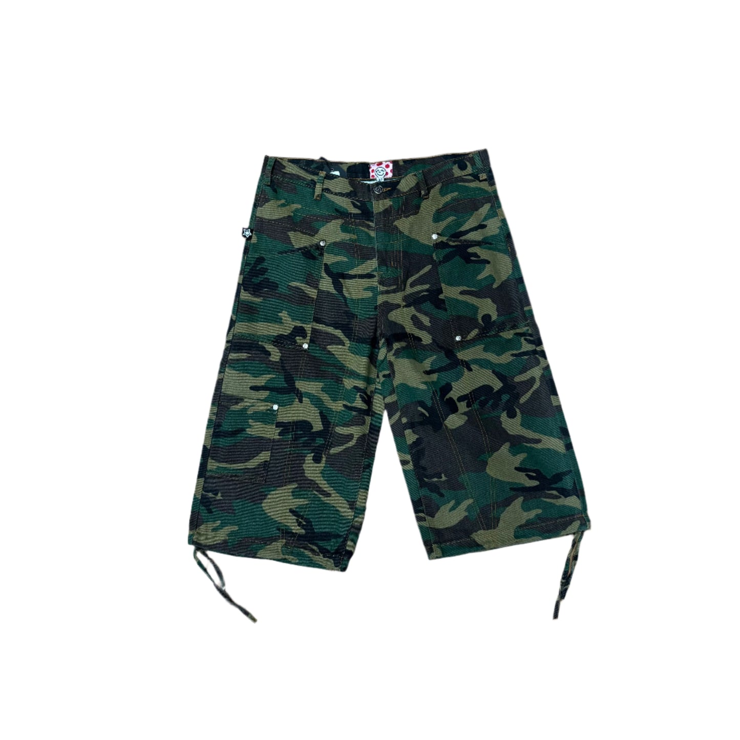 front view of camo capri pant