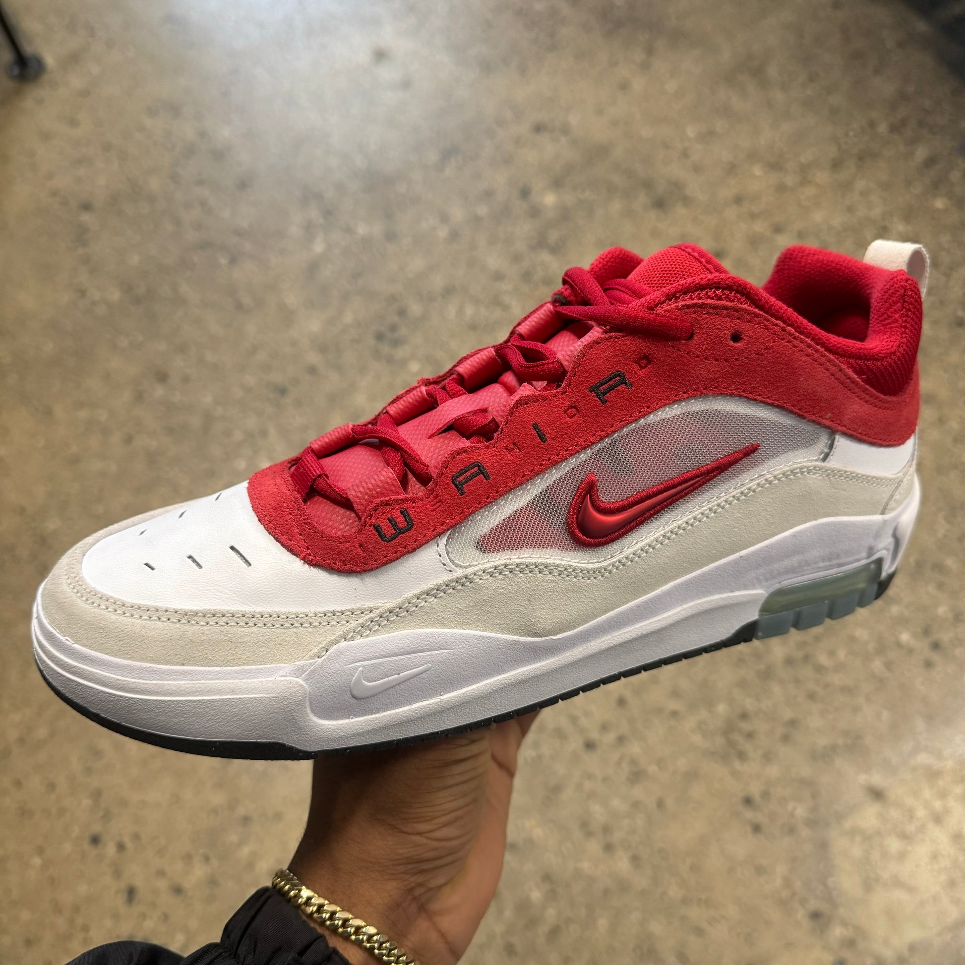 Nike air max axis red white blue Clearance