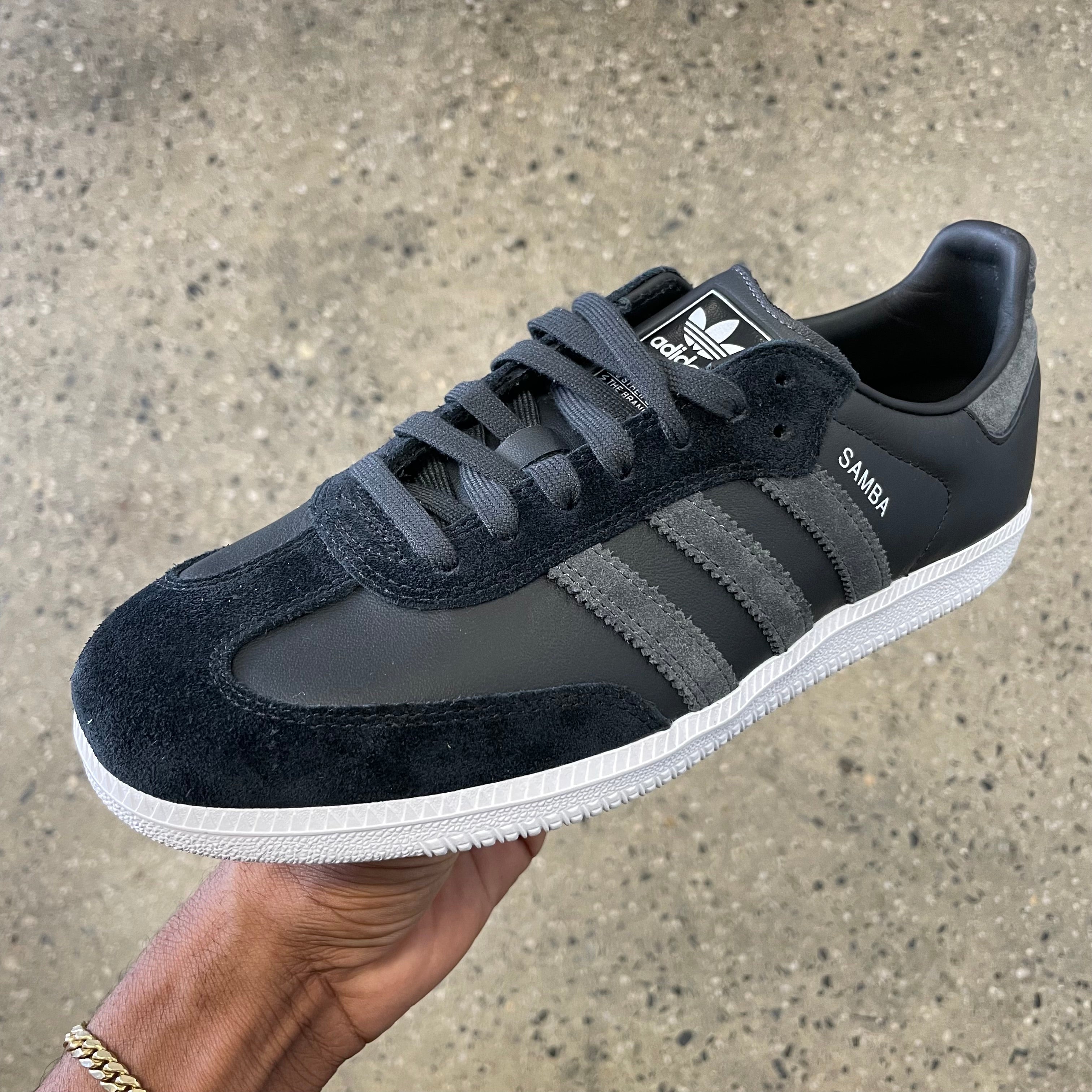 Adidas Samba ADV - Black/Carbon/Silver Metallic - Labor Skateboard