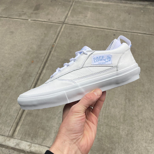 white leather tonal low top skateboard shoe