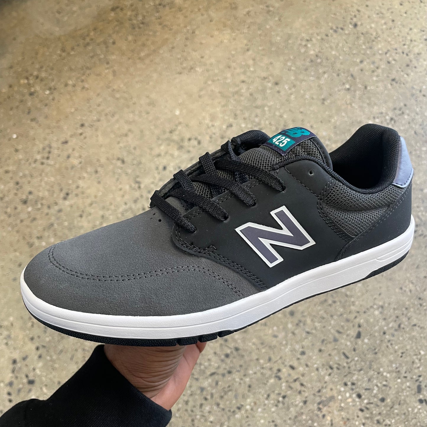 New Balance NM425 - Grey/Black