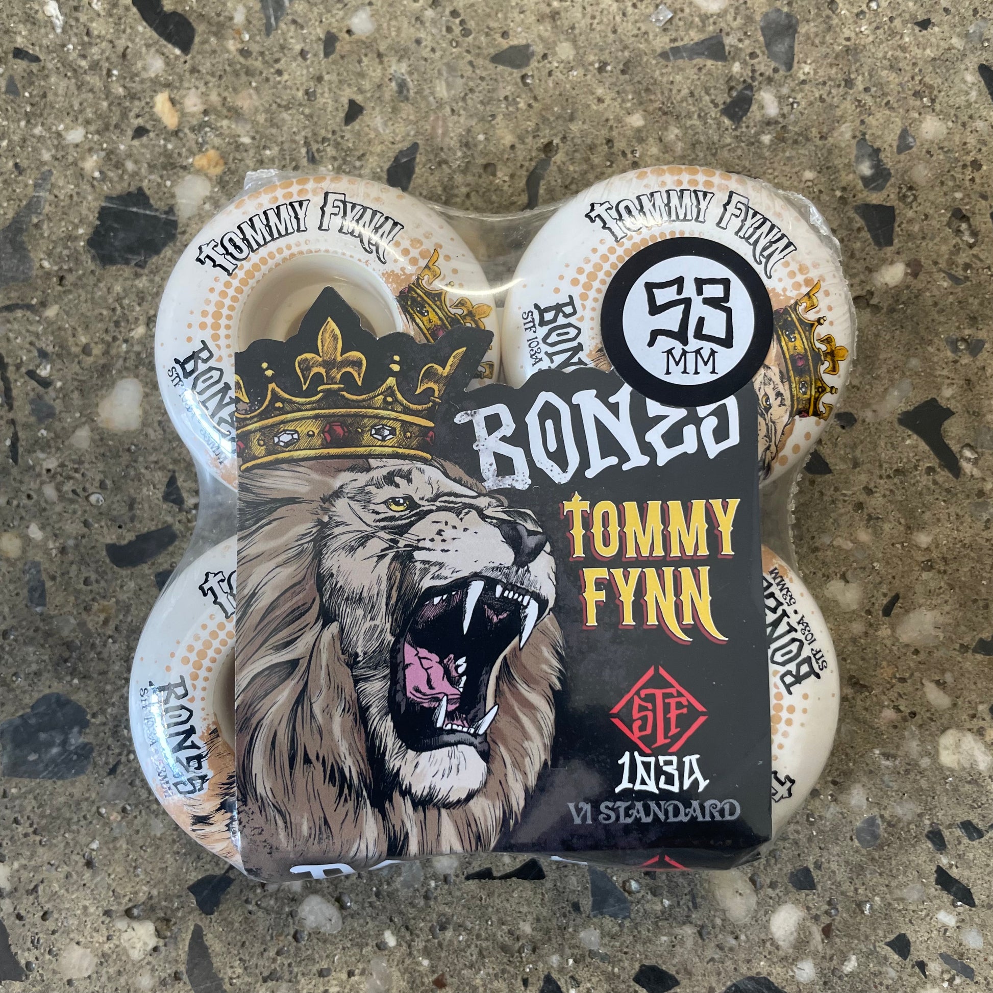 Lion with crown logo on wheel