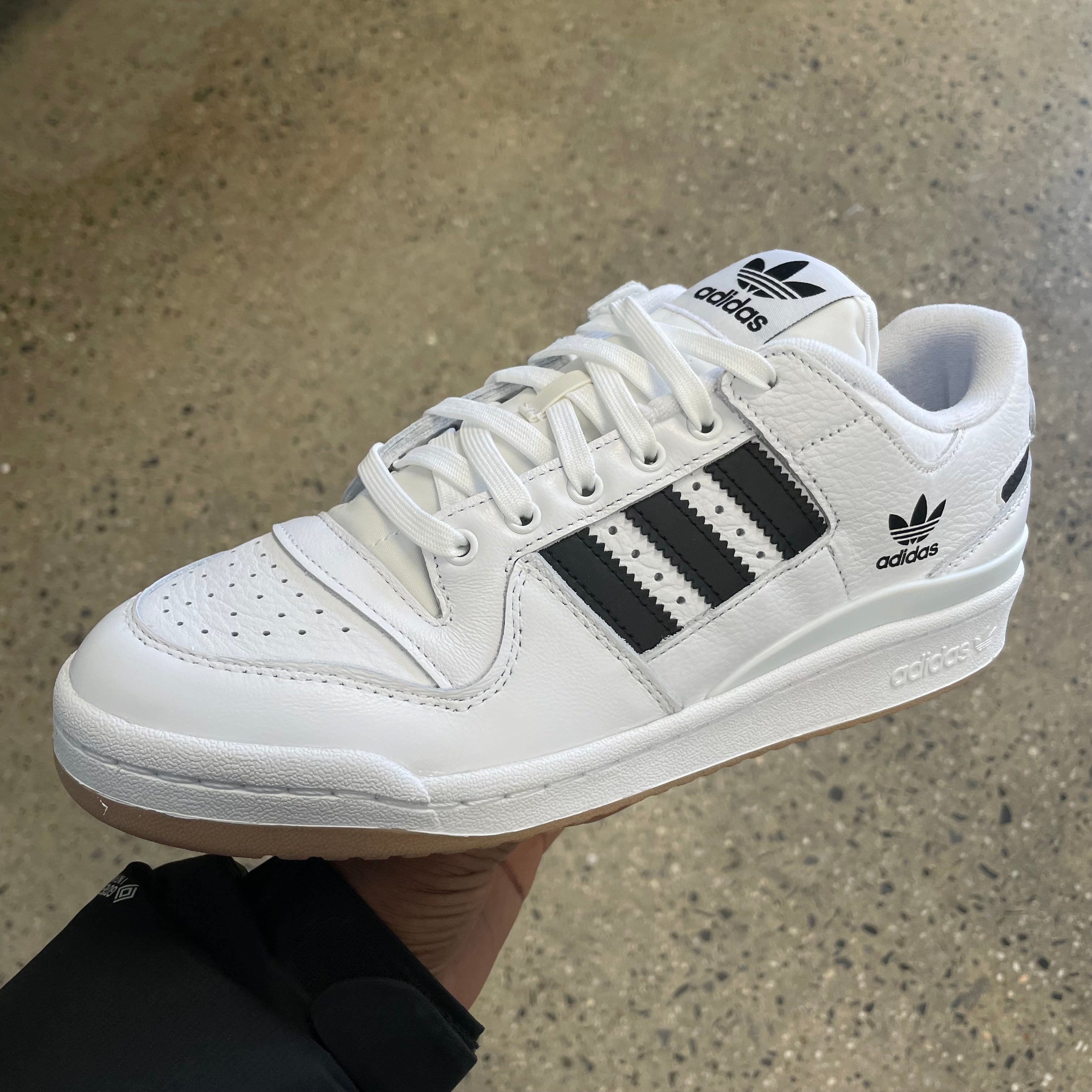 Adidas Forum 84 Low ADV - White/Black/White