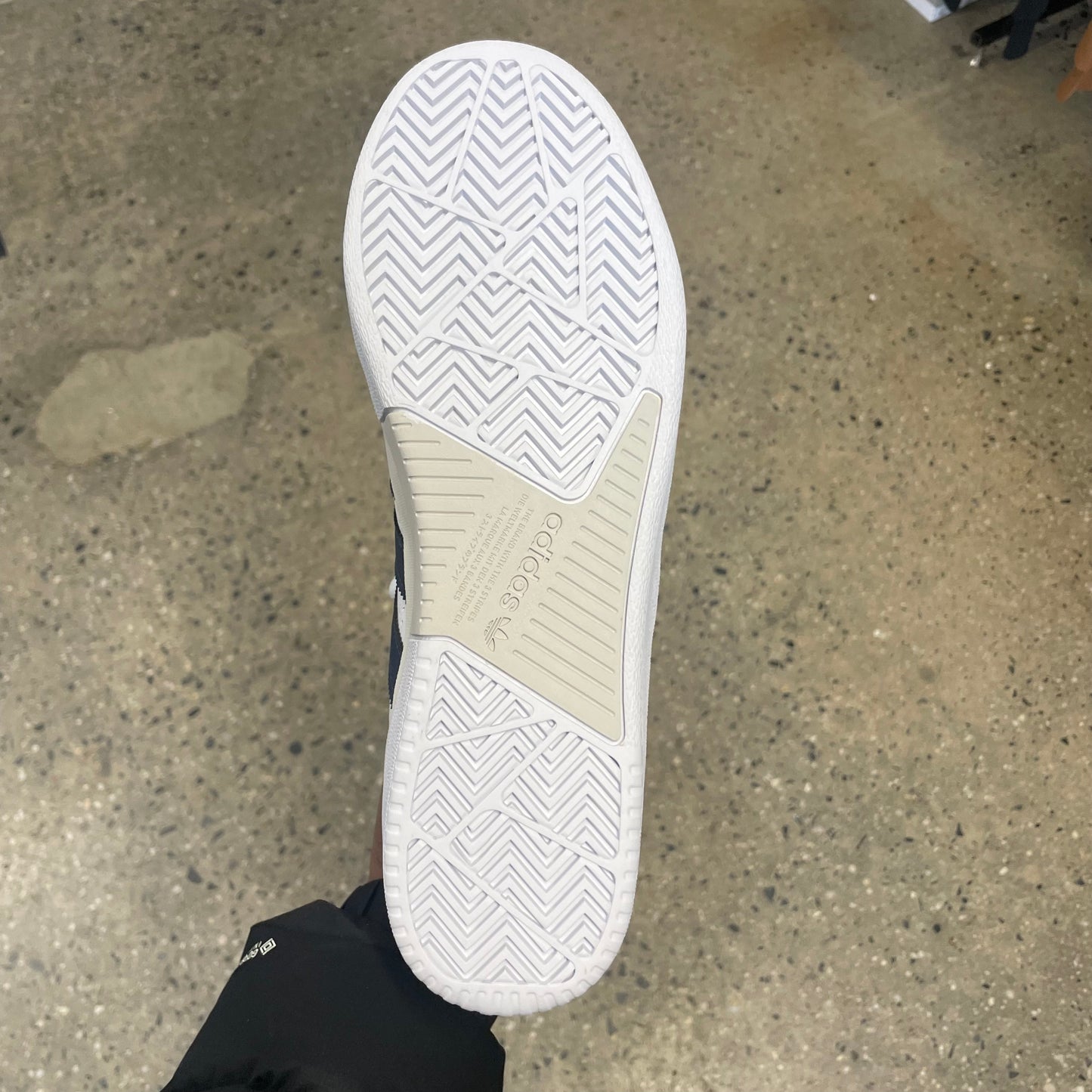 adidas tyshawn white/navy/grey